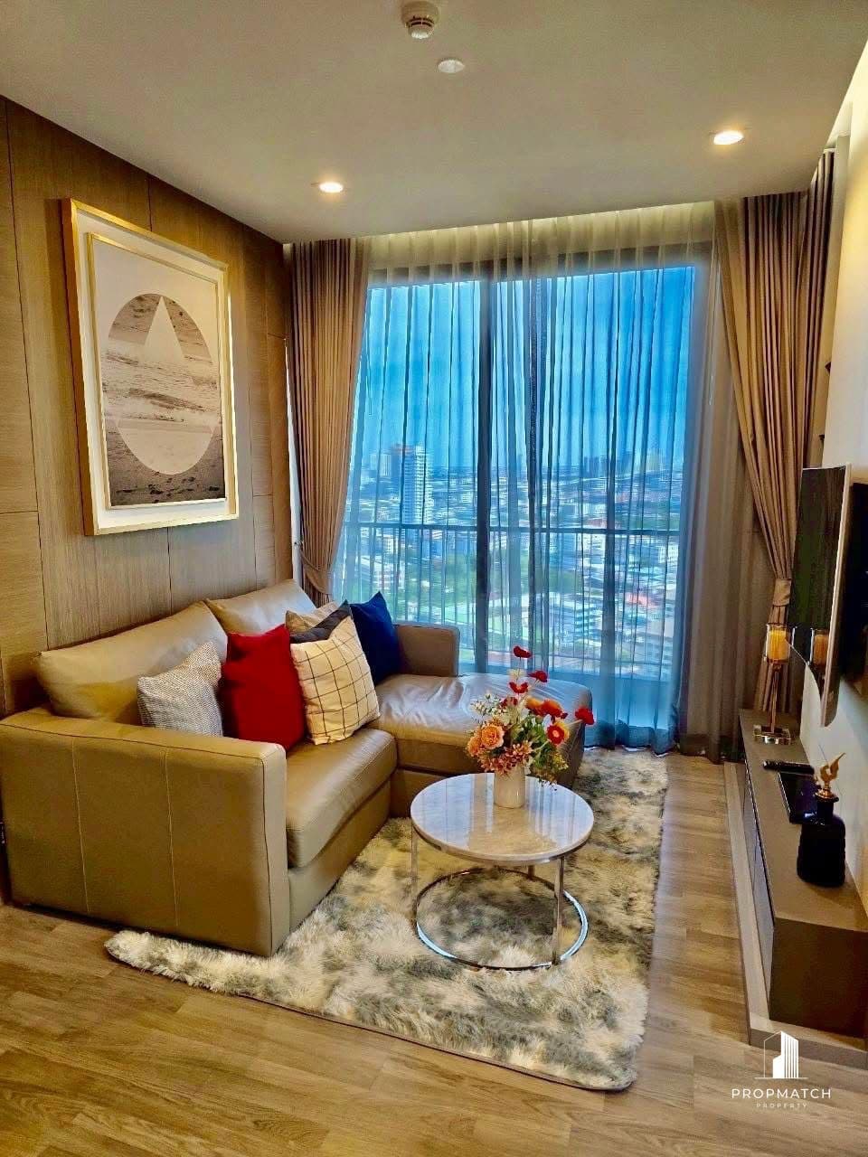 The Room Sathorn - St.Louis