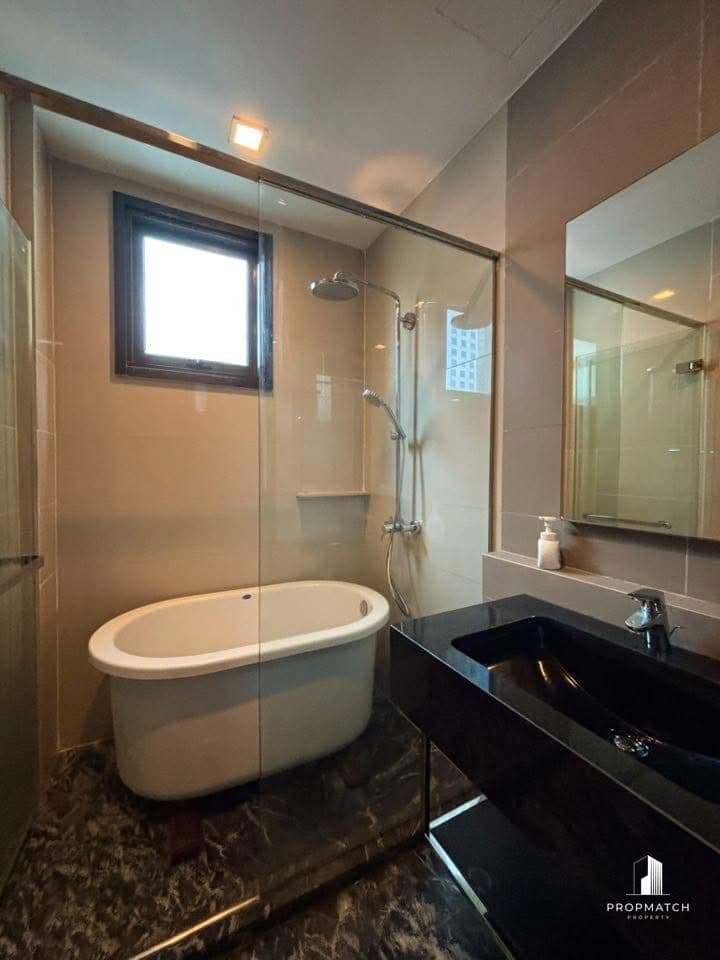 Edge Sukhumvit 23 photo 3