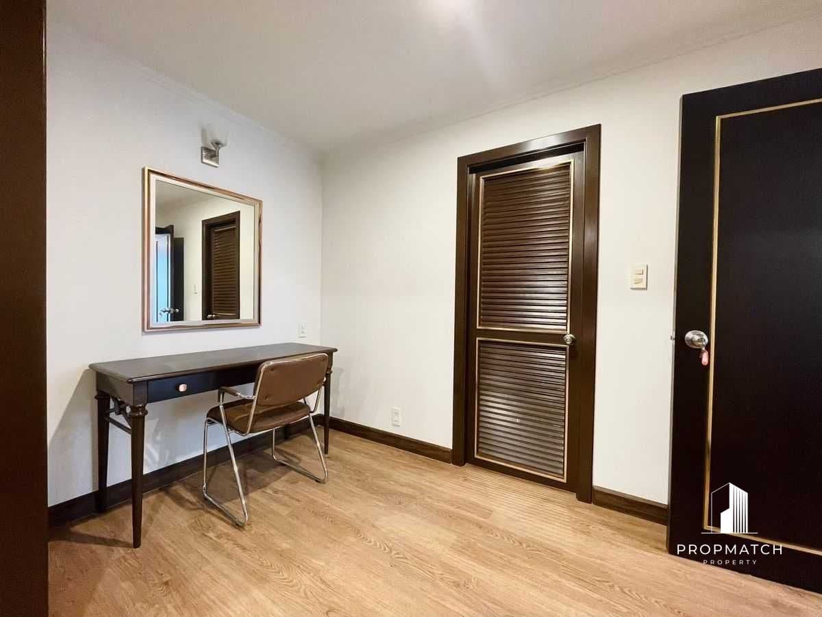 Acadamia Grand Tower