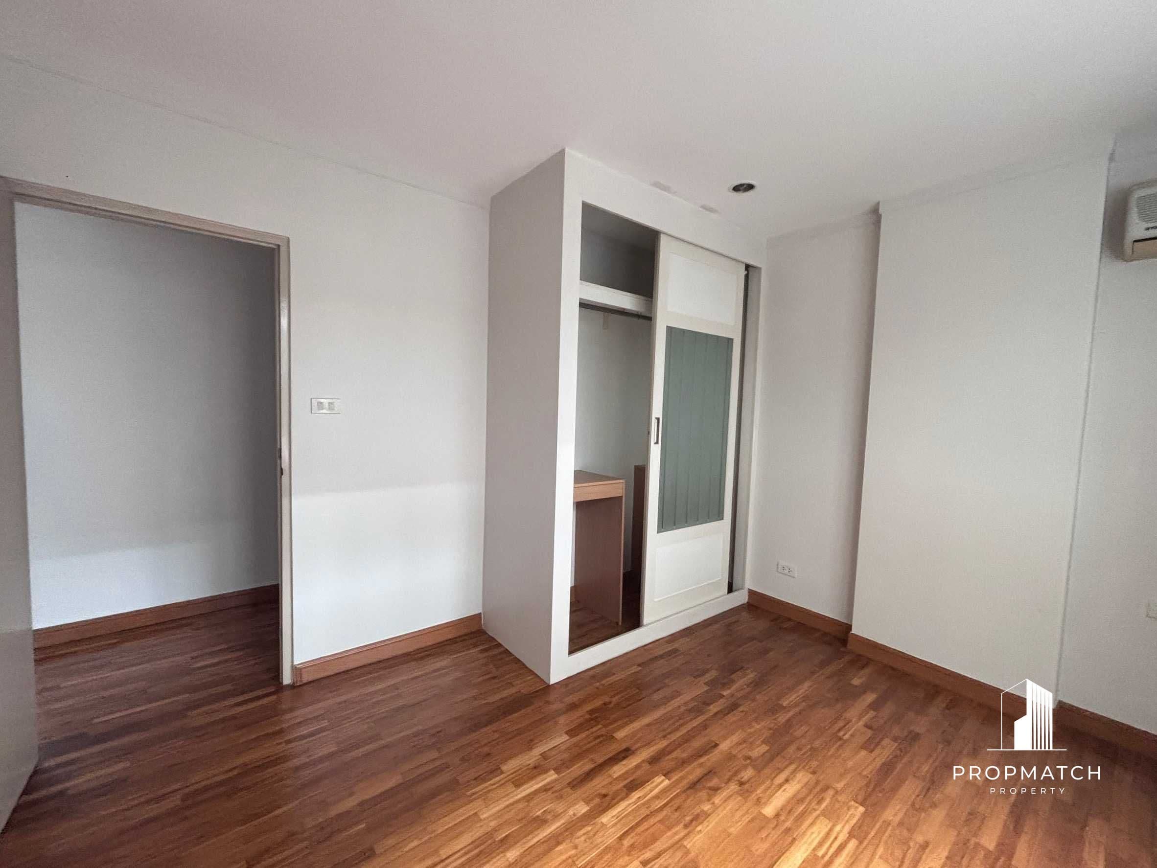 Baan Siri Sathorn Suanplu photo 2