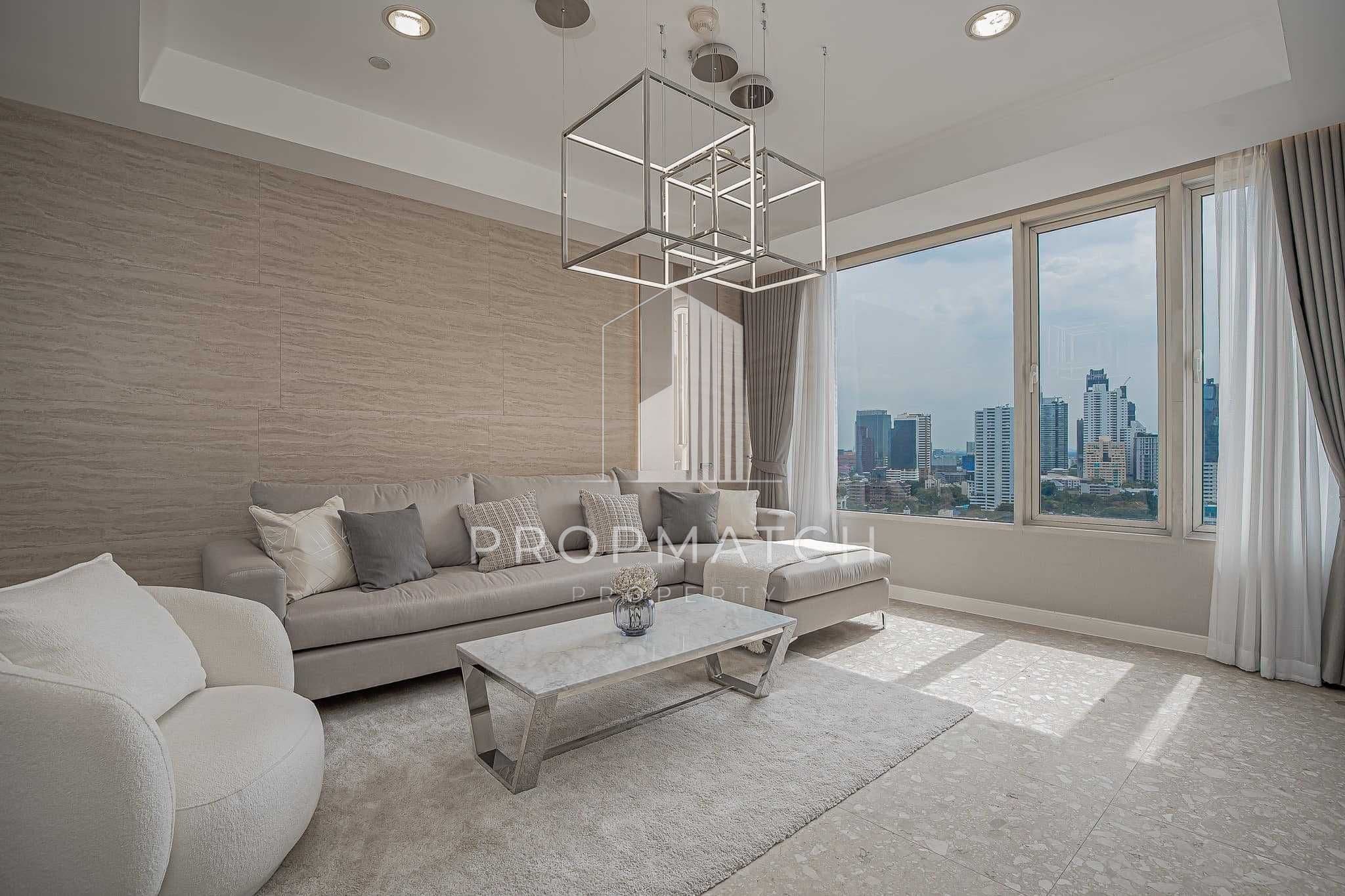 Hampton Thonglor 10