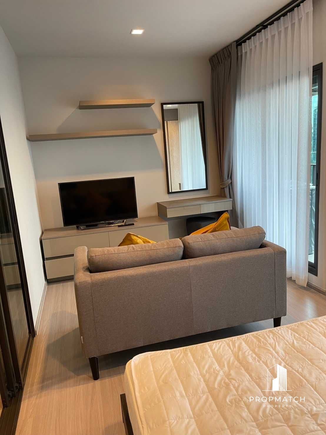 Life Asoke Rama 9