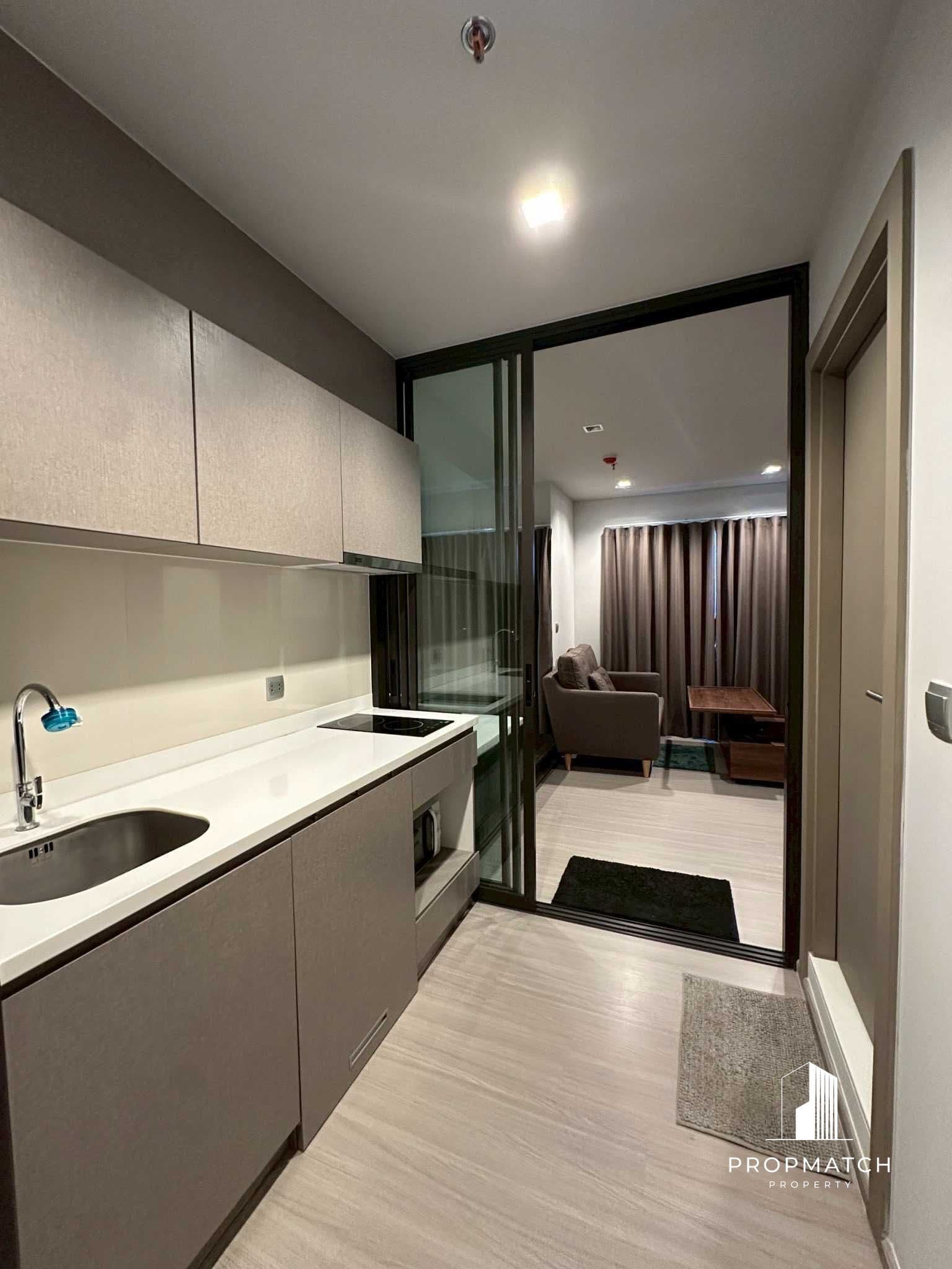 Life Asoke Rama 9 photo 3