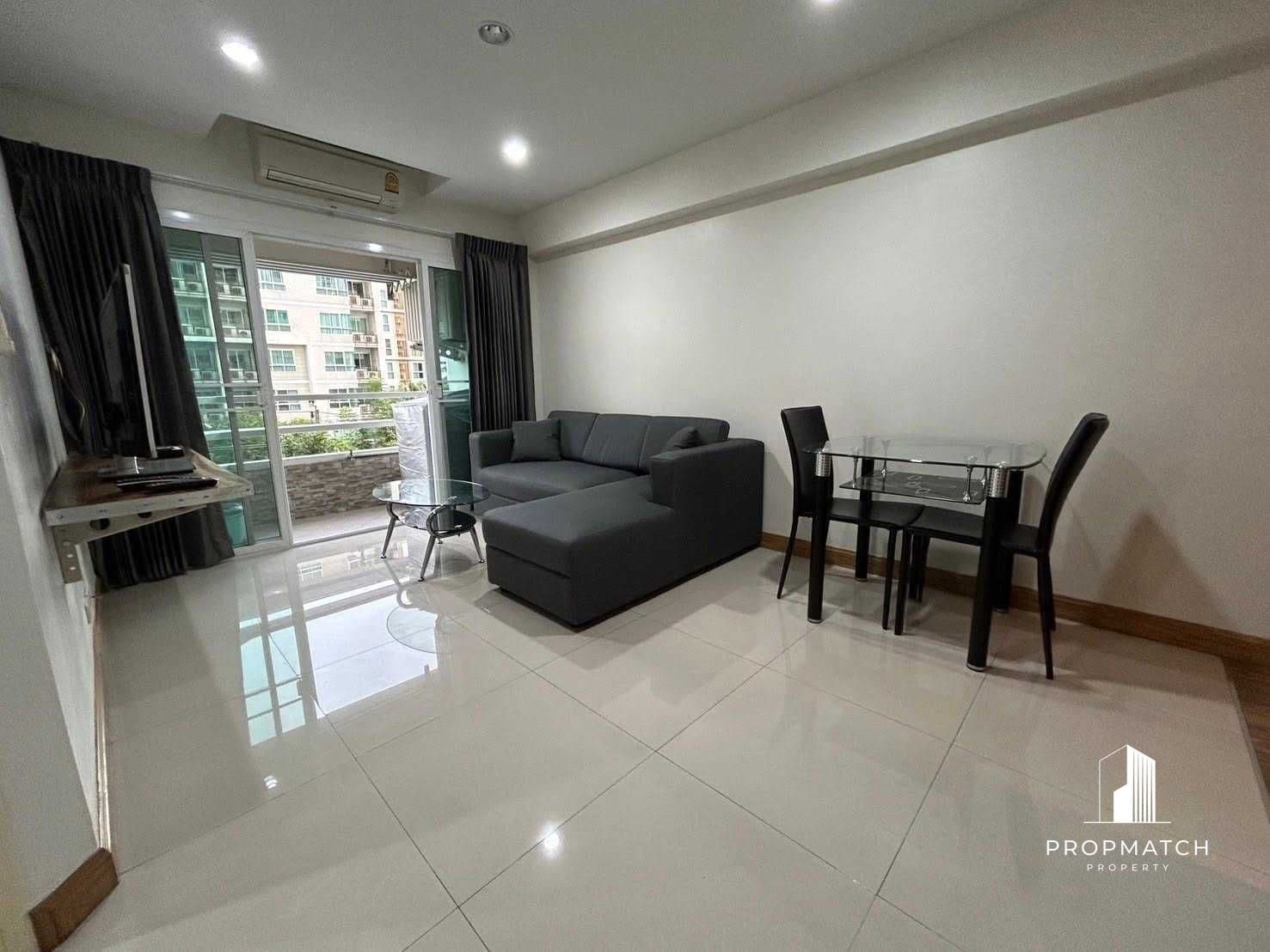 Thonglor Tower photo 2