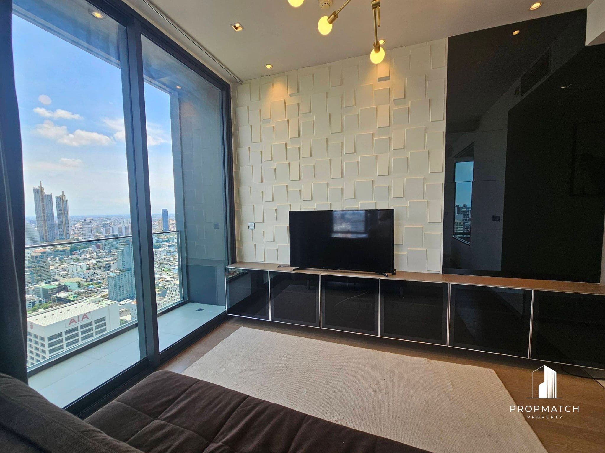 Ashton Silom