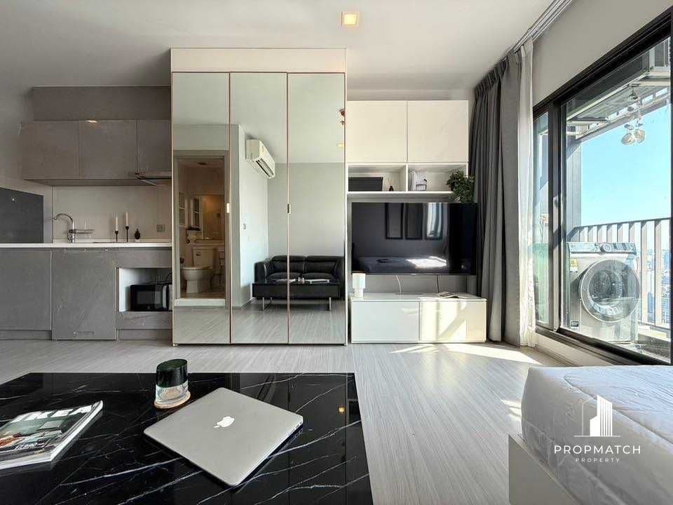 Life Asoke Rama 9