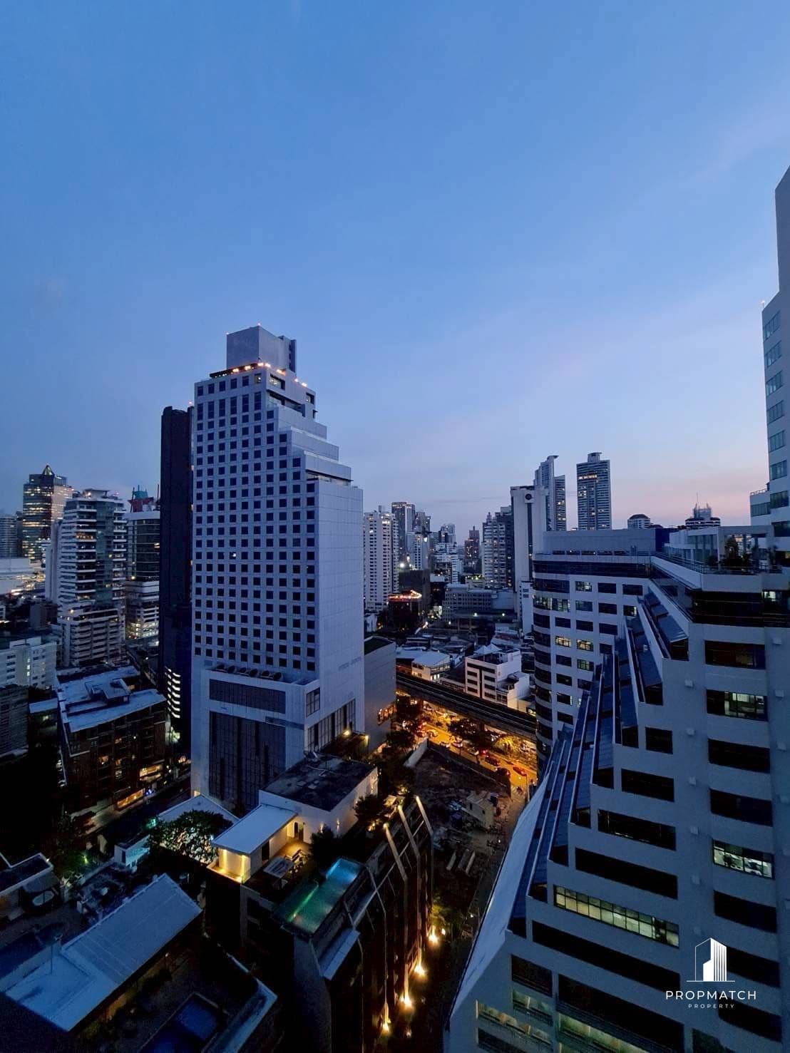 Edge Sukhumvit 23