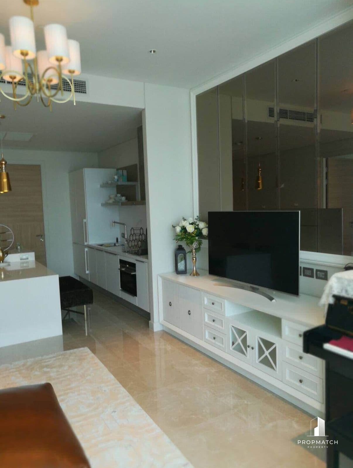 Sindhorn Residence photo 2