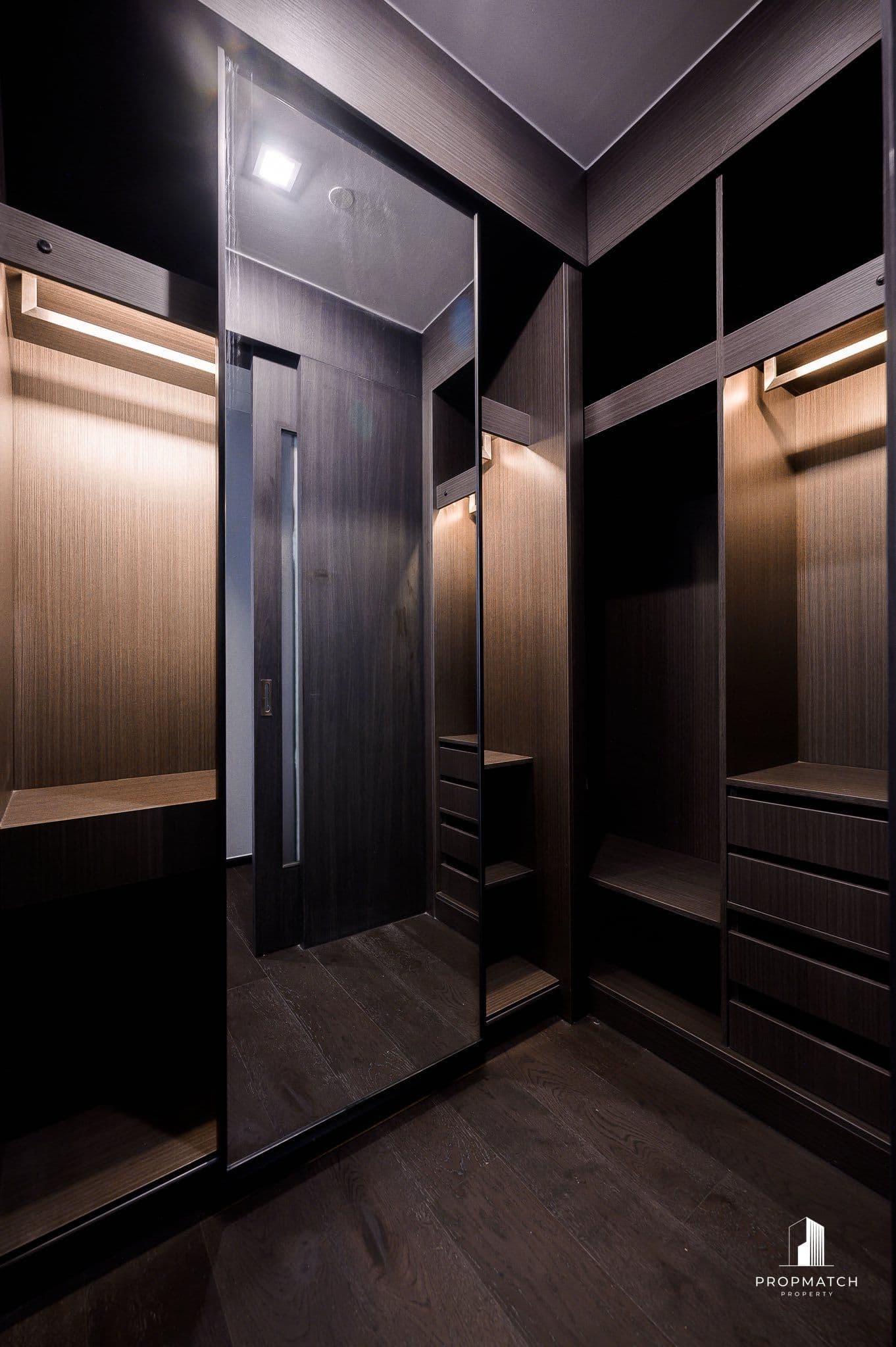 LAVIQ Sukhumvit 57
