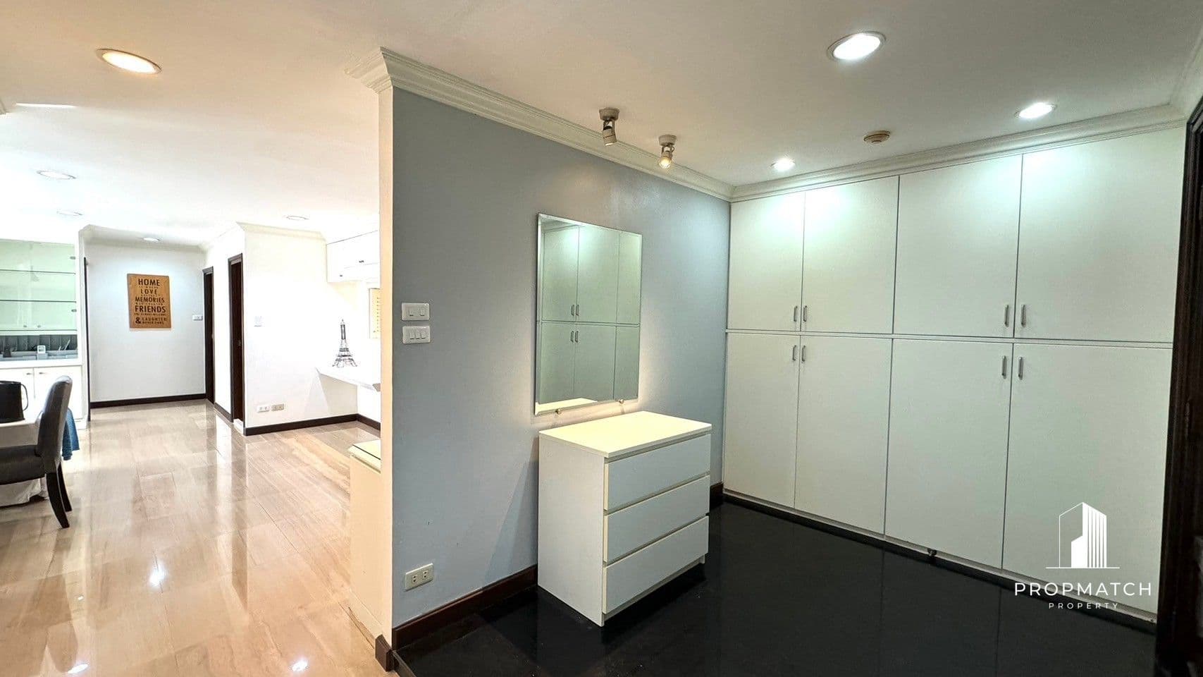 Richmond Palace Sukhumvit 43-47