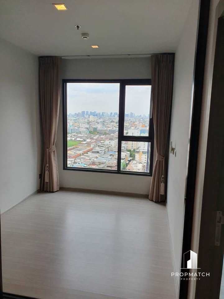 Life Asoke Rama 9