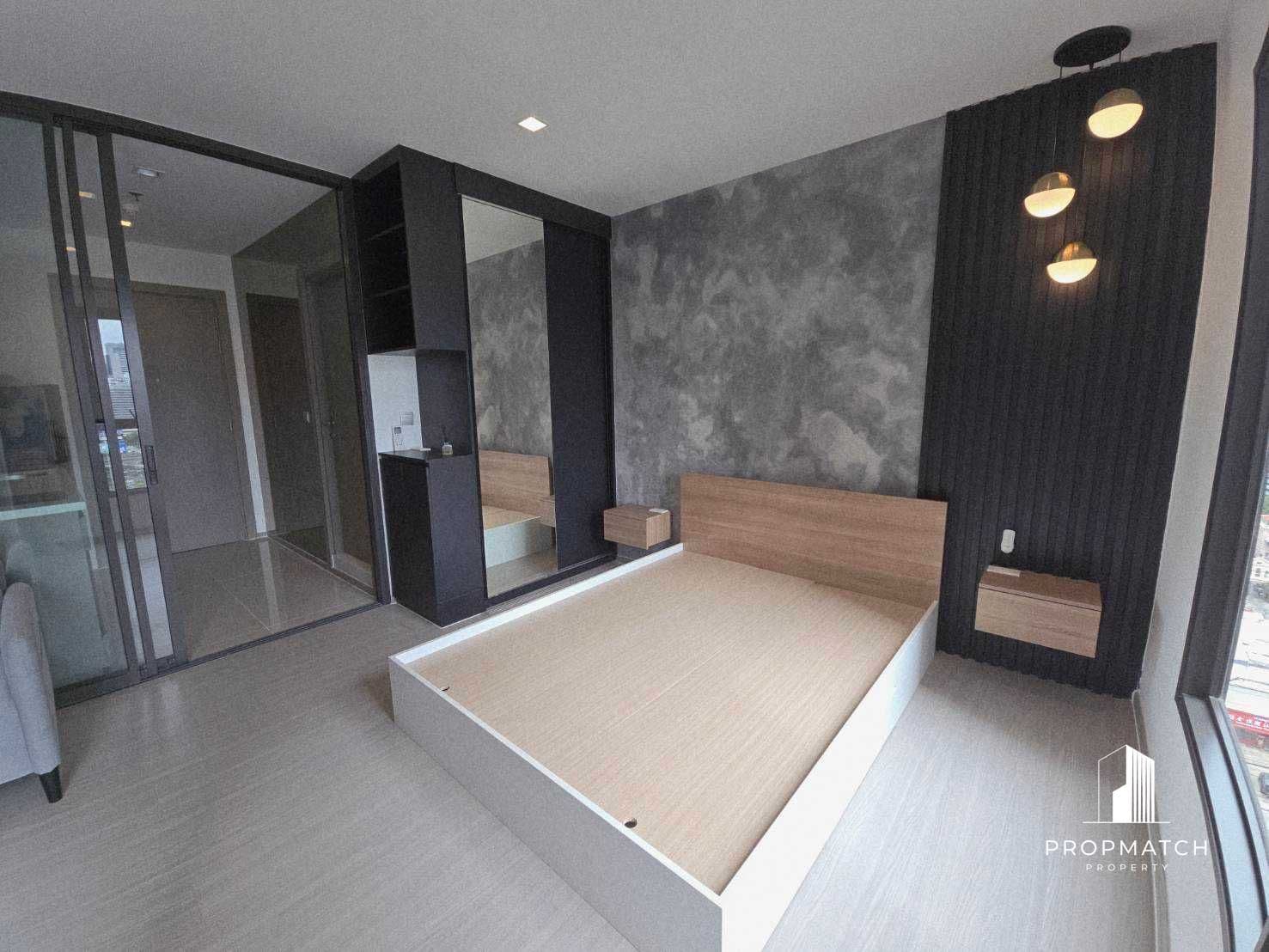 Life Asoke Rama 9