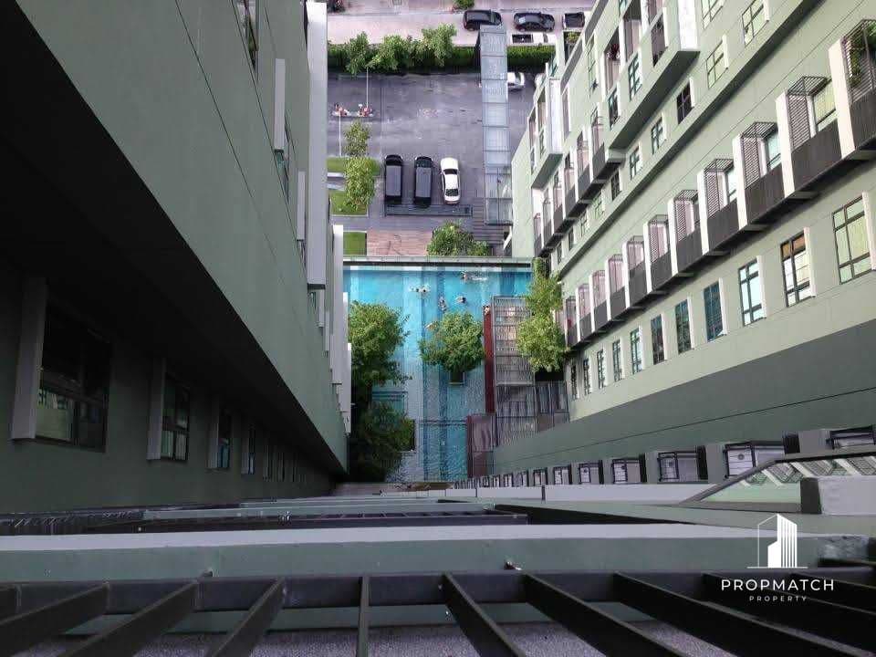 Teal Sathorn - Taksin