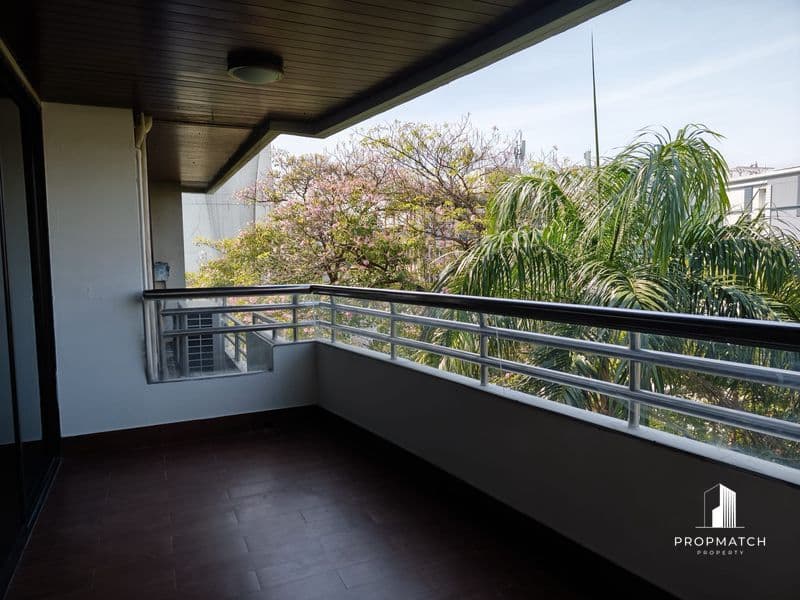 Mayfair Garden Apartment Sukhumvit 16