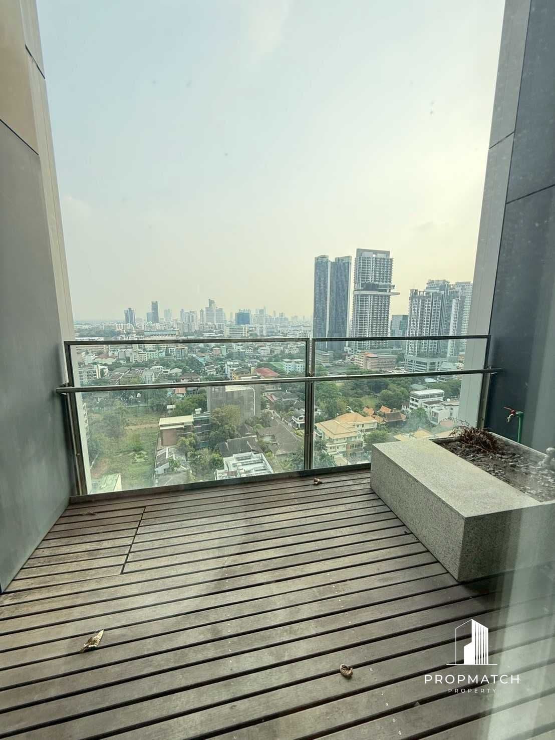 The Met Sathorn
