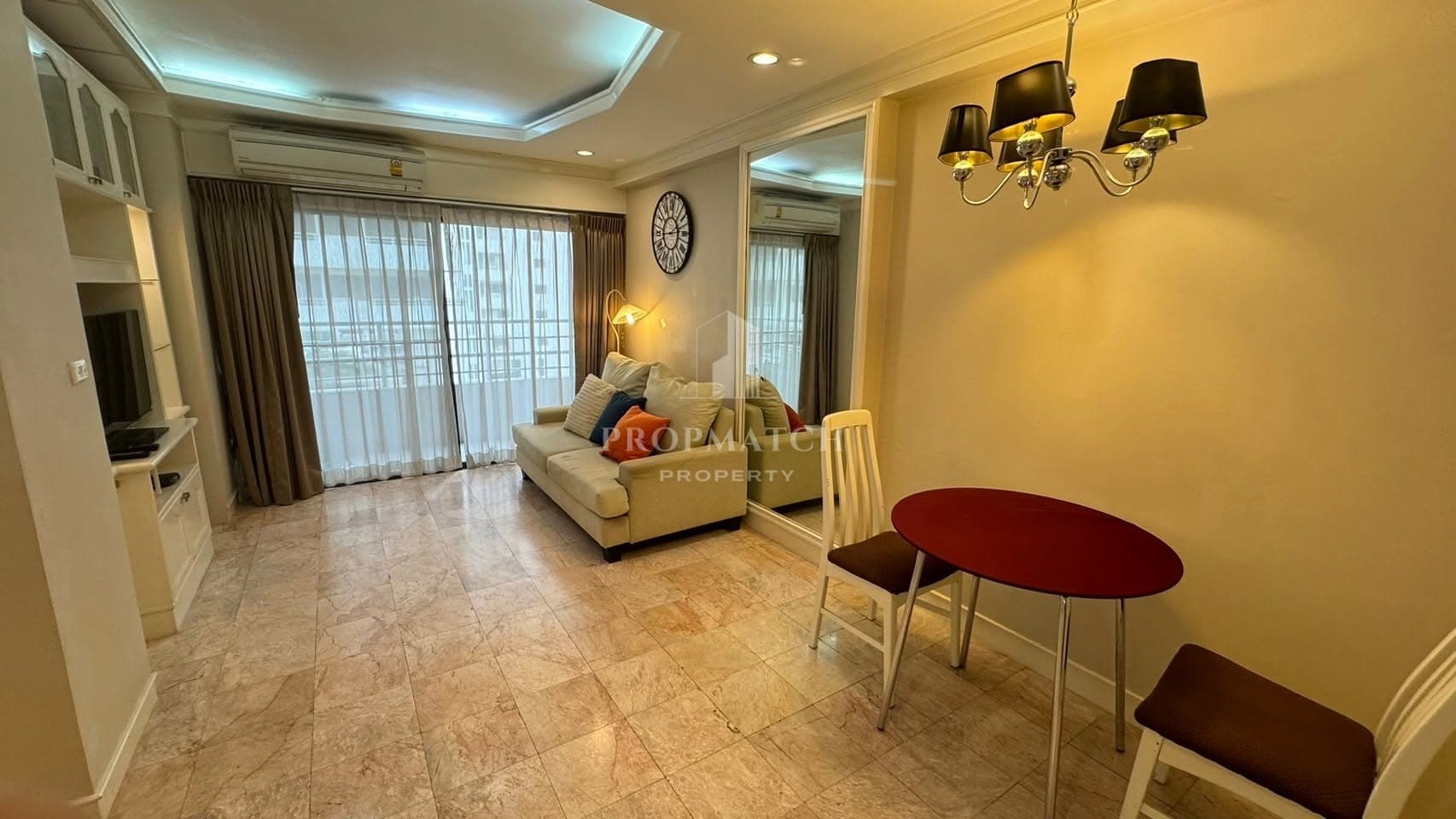 THE QUARTZ at Sukhumvit 6 (Saranjai Mansion) photo 2