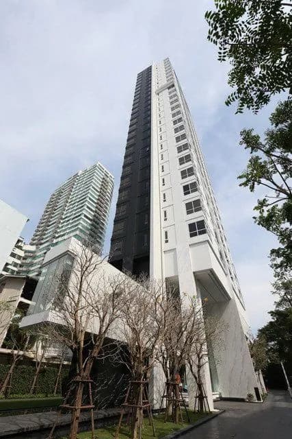 HQ Thonglor condominium building in Bangkok