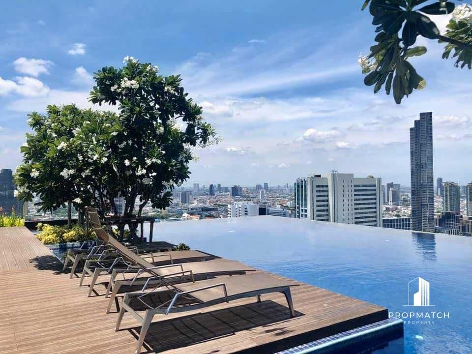 Urbano Absolute Sathon-Taksin